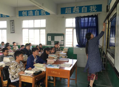 湖北沙洋县教育局领导莅临毛李中学进行"校校行"工作视导